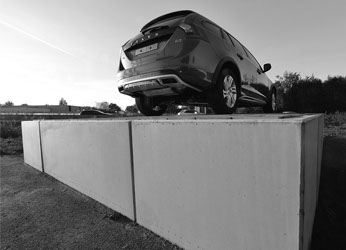 Paulissen Beton | Keerwanden en L-elementen aan scherpe prijzen. Volvo Genk.